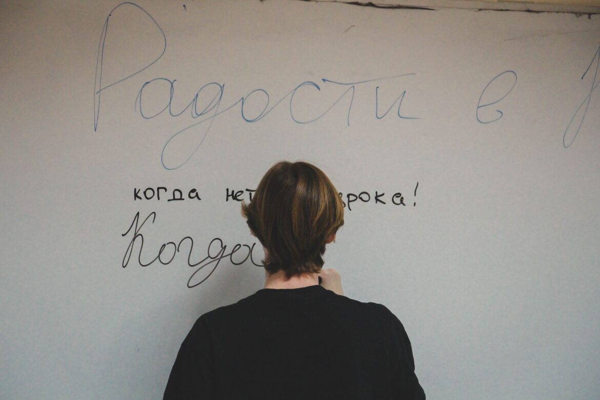 Kaip išsirinkti internetinį vertėją, kuris teisingai perteikia kultūrinius niuansus ir mandagumo formas